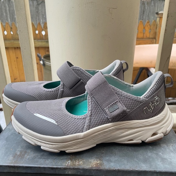 Ryka Shoes - Gray Ryka Size 8M Women's Sneakers Shoes
